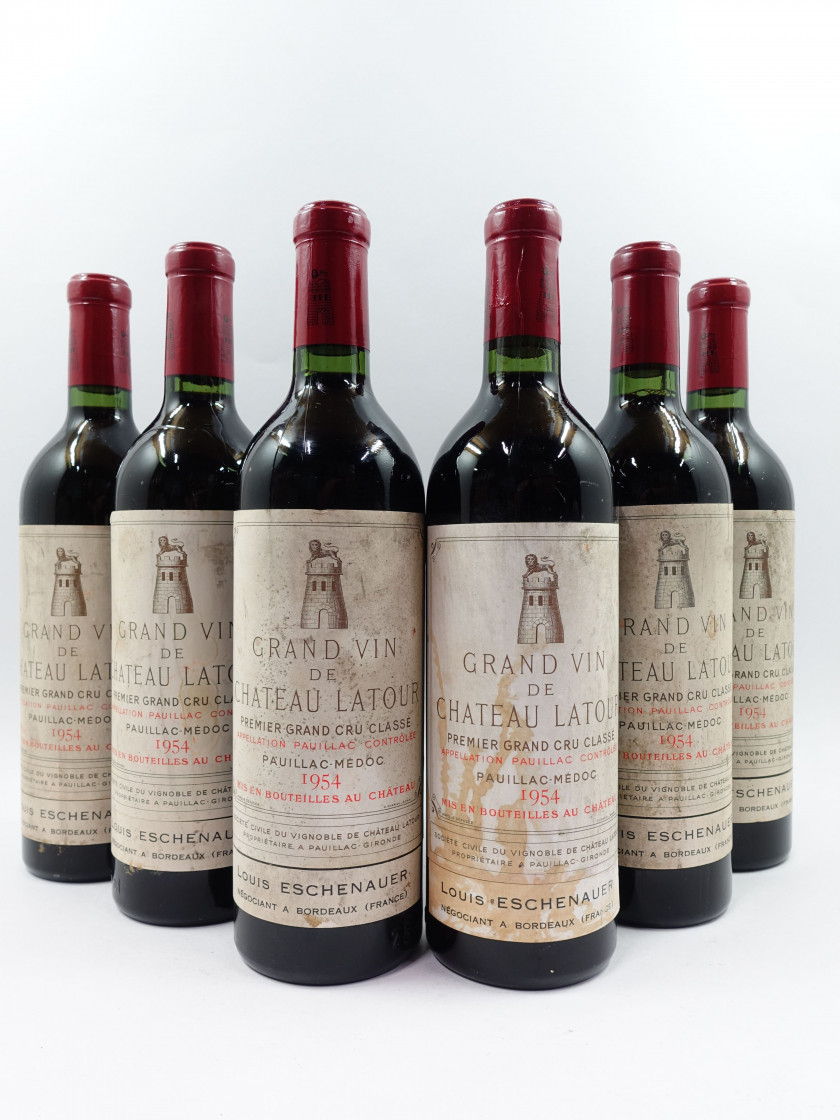 6 bouteilles CHÂTEAU LATOUR 1954 1er GC Pauillac (étiquettes d'origine abimées, capsules neuves