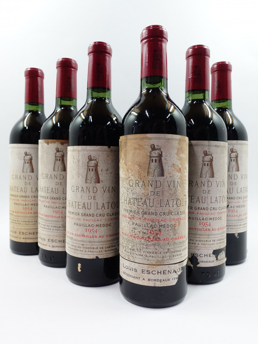 6 bouteilles CHÂTEAU LATOUR 1954 1er GC Pauillac (étiquettes d'origine abimées, déchirées