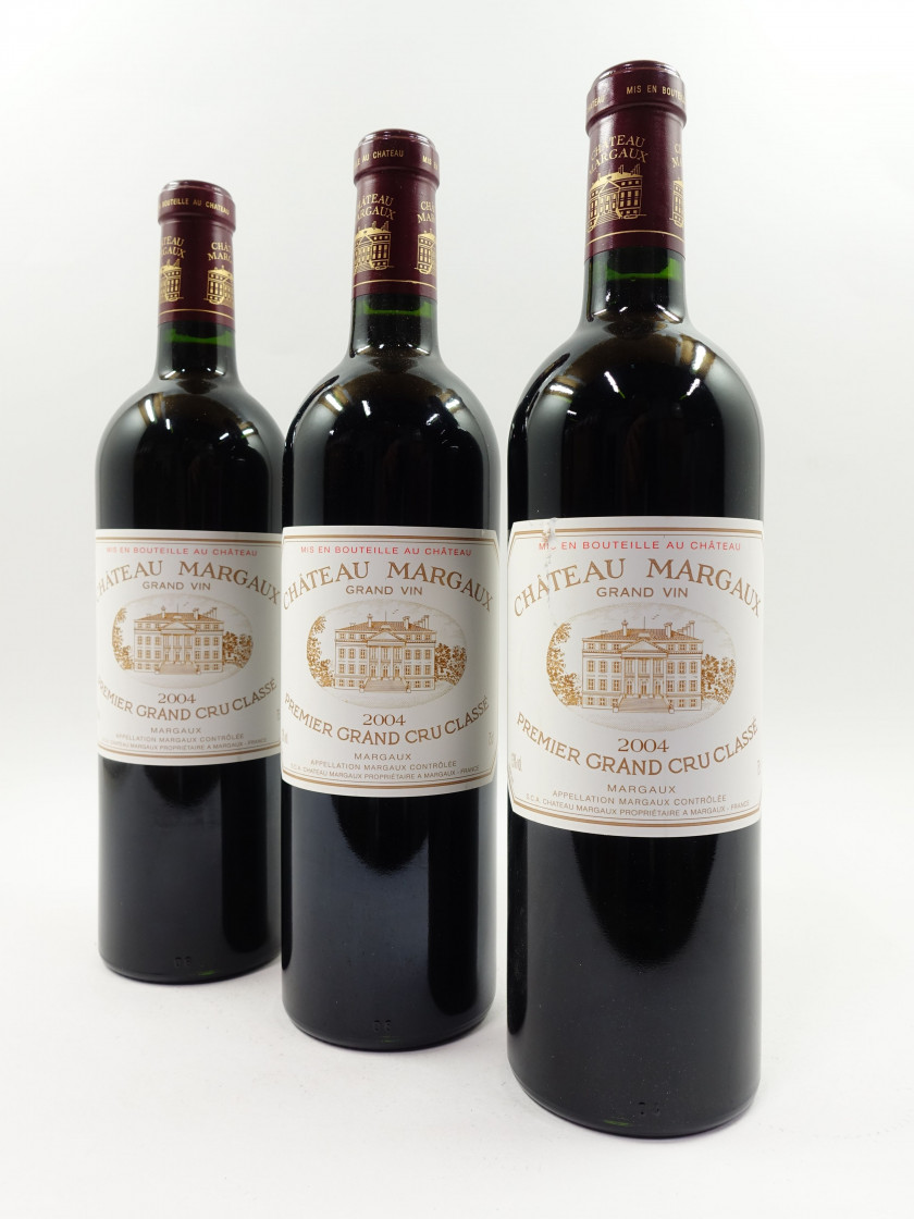 7 bouteilles CHÂTEAU MARGAUX 2004 1er GC Margaux (1 étiquette griffée)