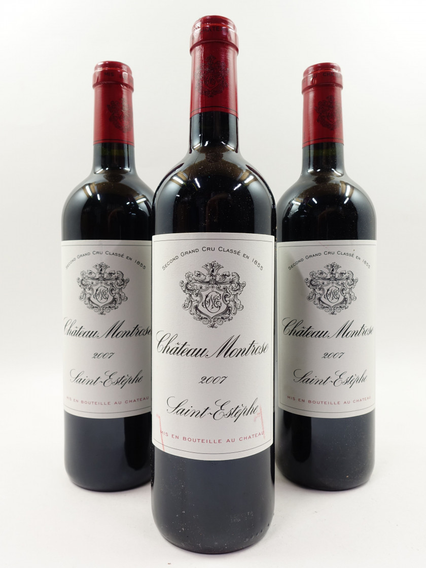 12 bouteilles CHÂTEAU MONTROSE 2007 2è GC Saint Estèphe (étiquettes léger tachées)
