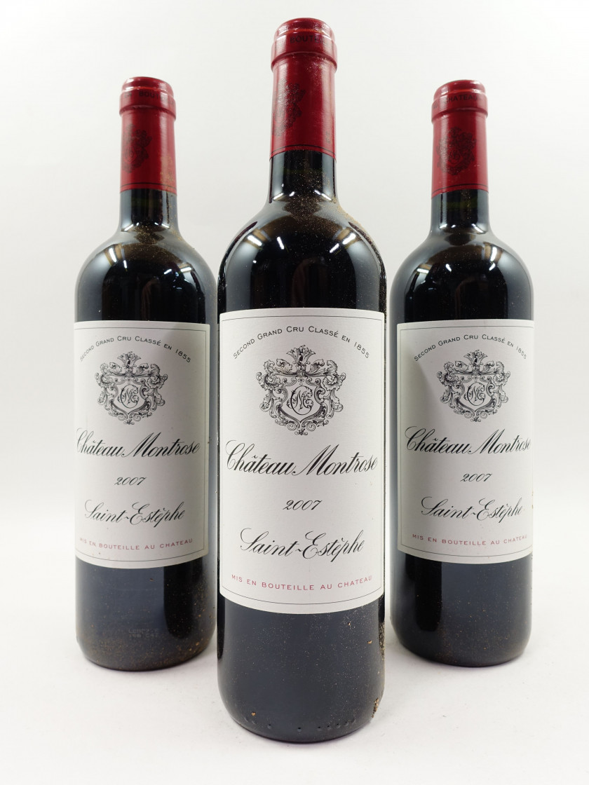 12 bouteilles CHÂTEAU MONTROSE 2007 2è GC Saint Estèphe (1 étiquette léger tachée)