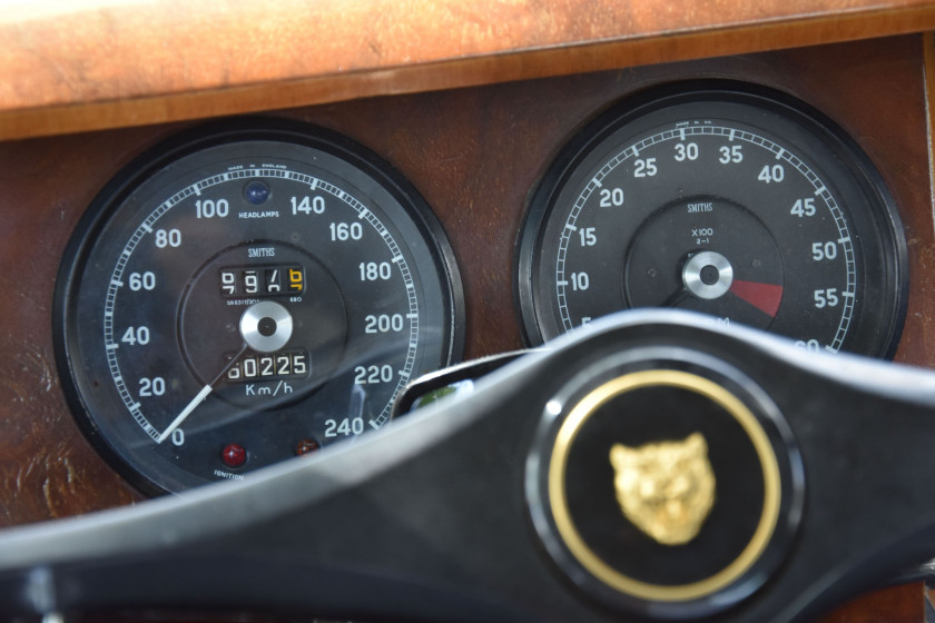 1966 Jaguar MK II 3.4L