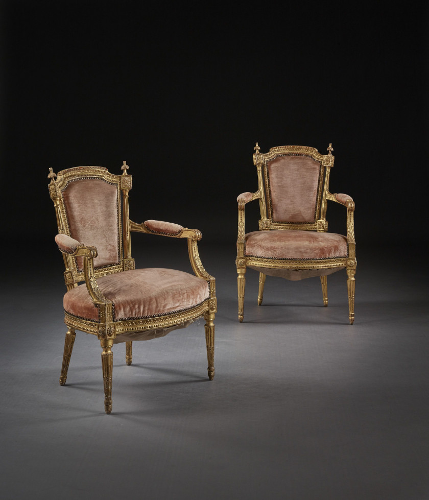 PAIRE DE FAUTEUILS EN CABRIOLET D'ÉPOQUE LOUIS XVI