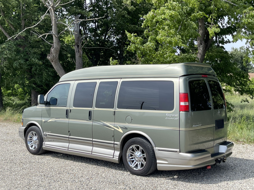 2004 Chevrolet Express Explorer Limited SE  No reserve