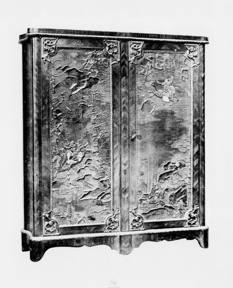 ARMOIRE D'ÉPOQUE LOUIS XV Estampille de Jean-François Leleu