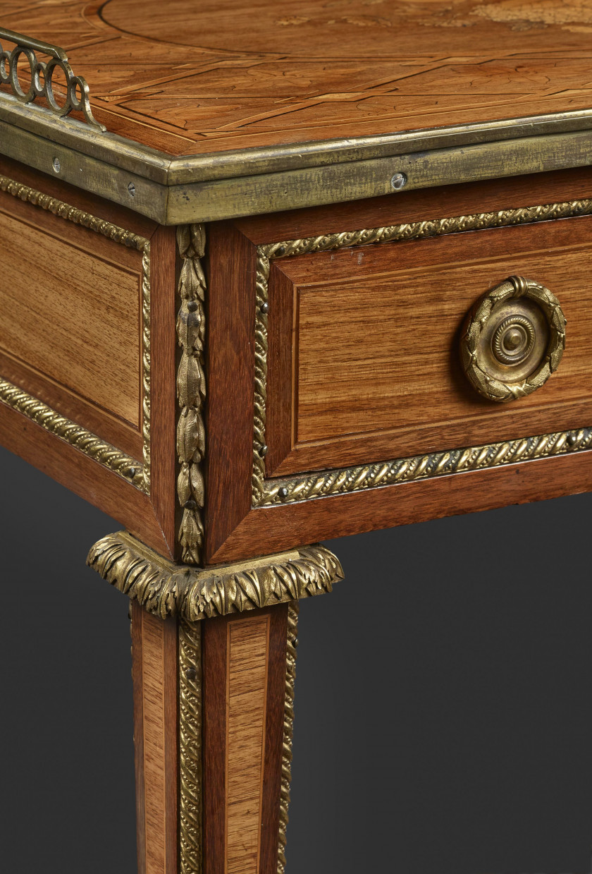 TABLE D'ÉPOQUE LOUIS XVI, VERS 1780-1785 Estampille de Jean-Henri Riesener