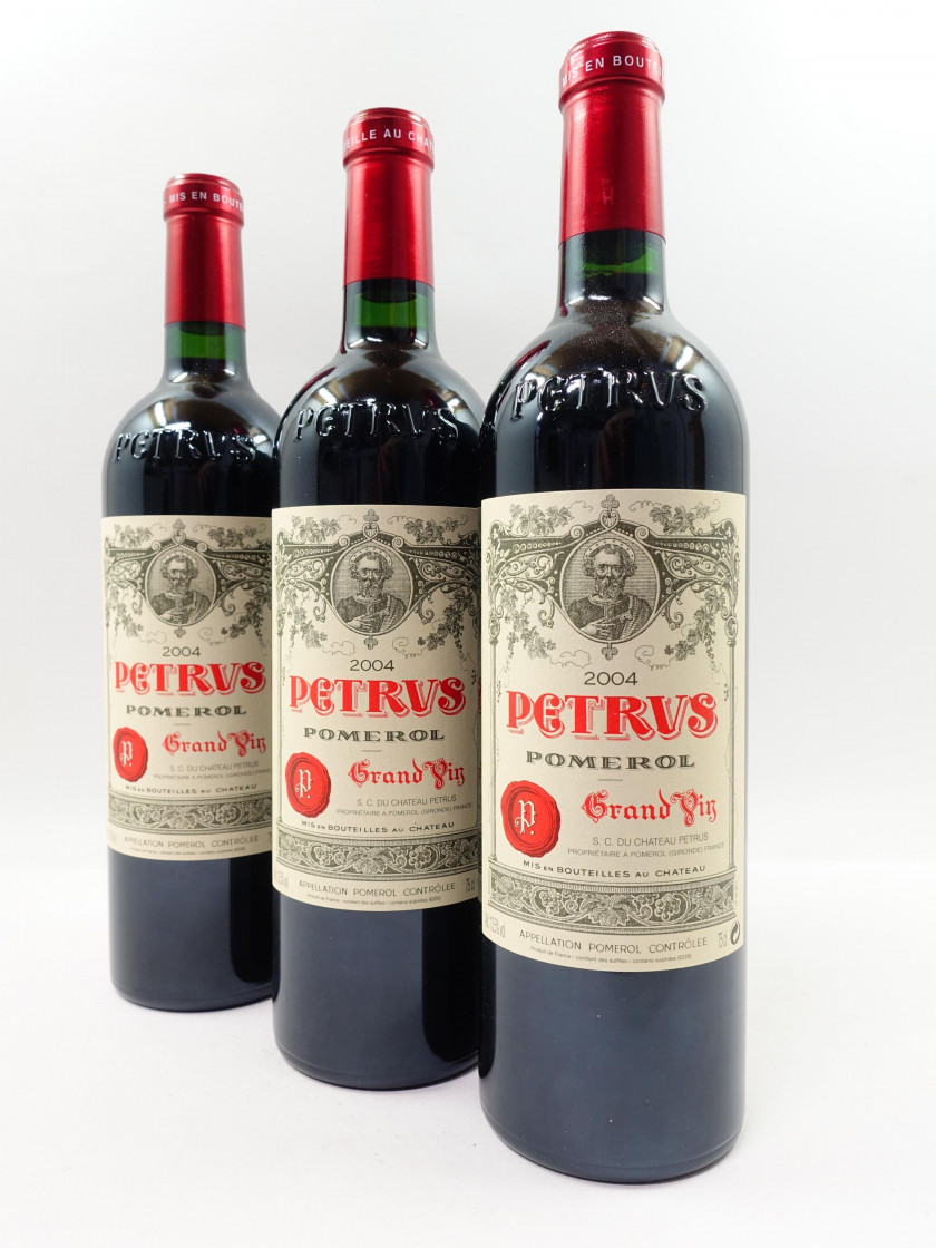 3 bouteilles PETRUS 2004 Pomerol