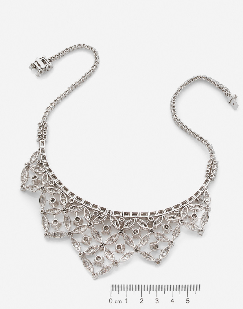 Collier draperie