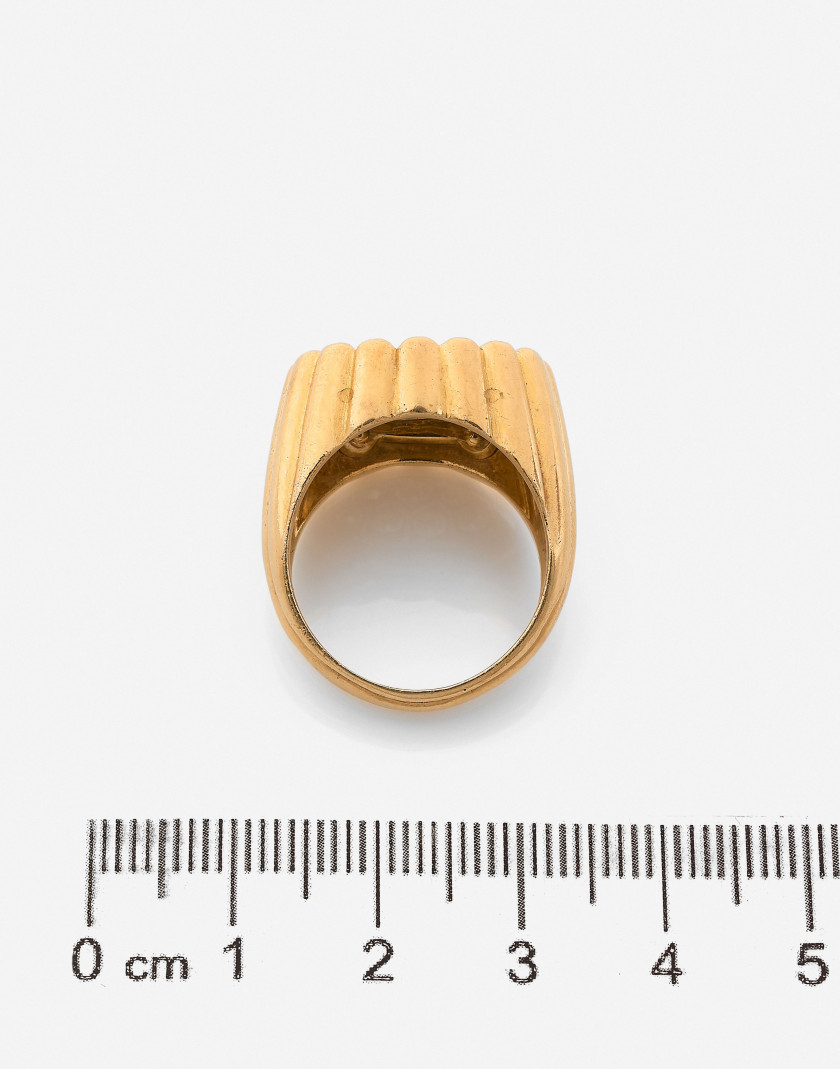 VAN CLEEF & ARPELS  Bague "Tartelette"
