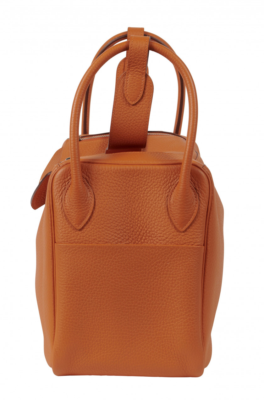 HERMÈS 2013  Sac LINDY 34 Taurillon Clémence orange Garniture métal argenté palladié Dimensions : 34 x 23 x 17 cm  L...