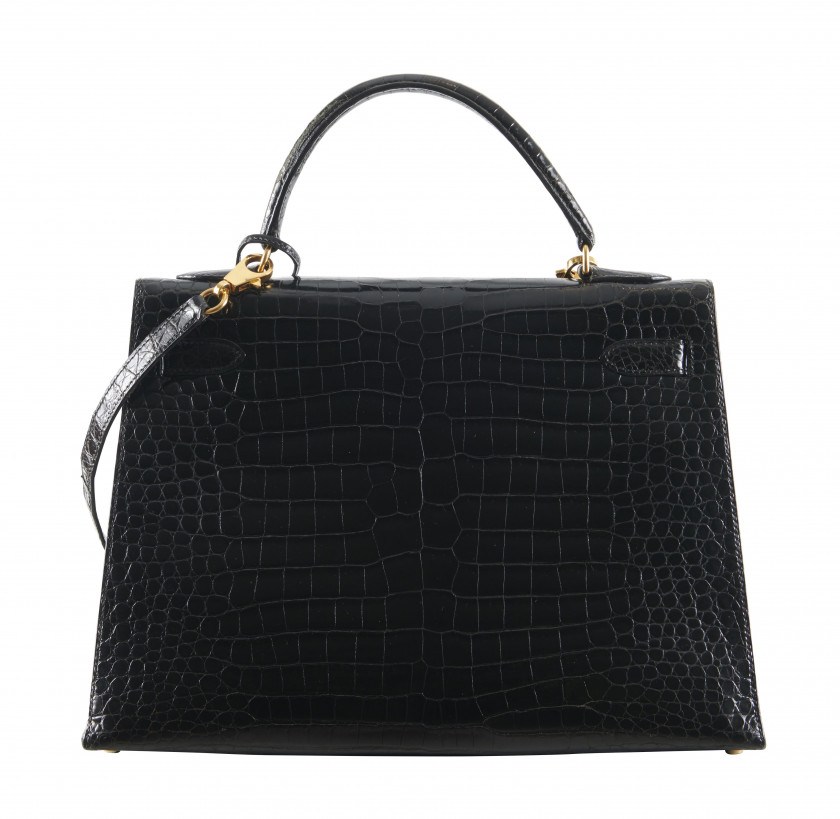 HERMÈS 1995  Sac KELLY Sellier 32 Crocodile d'estuaire lisse noir (Crocodylus porosus) II/B Garniture métal plaqué or Ba...