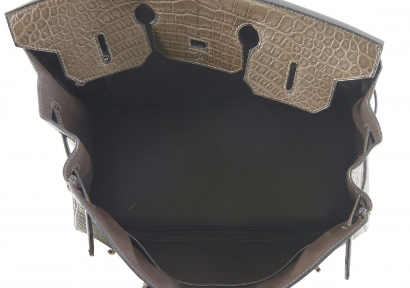 HERMÈS 2009  Sac BIRKIN 35 Alligator mat Havane (Alligator mississippiensis) II/B Garniture métal argenté palladié  BI...