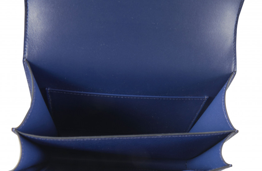 HERMÈS 2015  Sac Mini CONSTANCE 18 Veau Epsom Indigo Garniture métal argenté palladié  Mini CONSTANCE 18 bag Indigo...