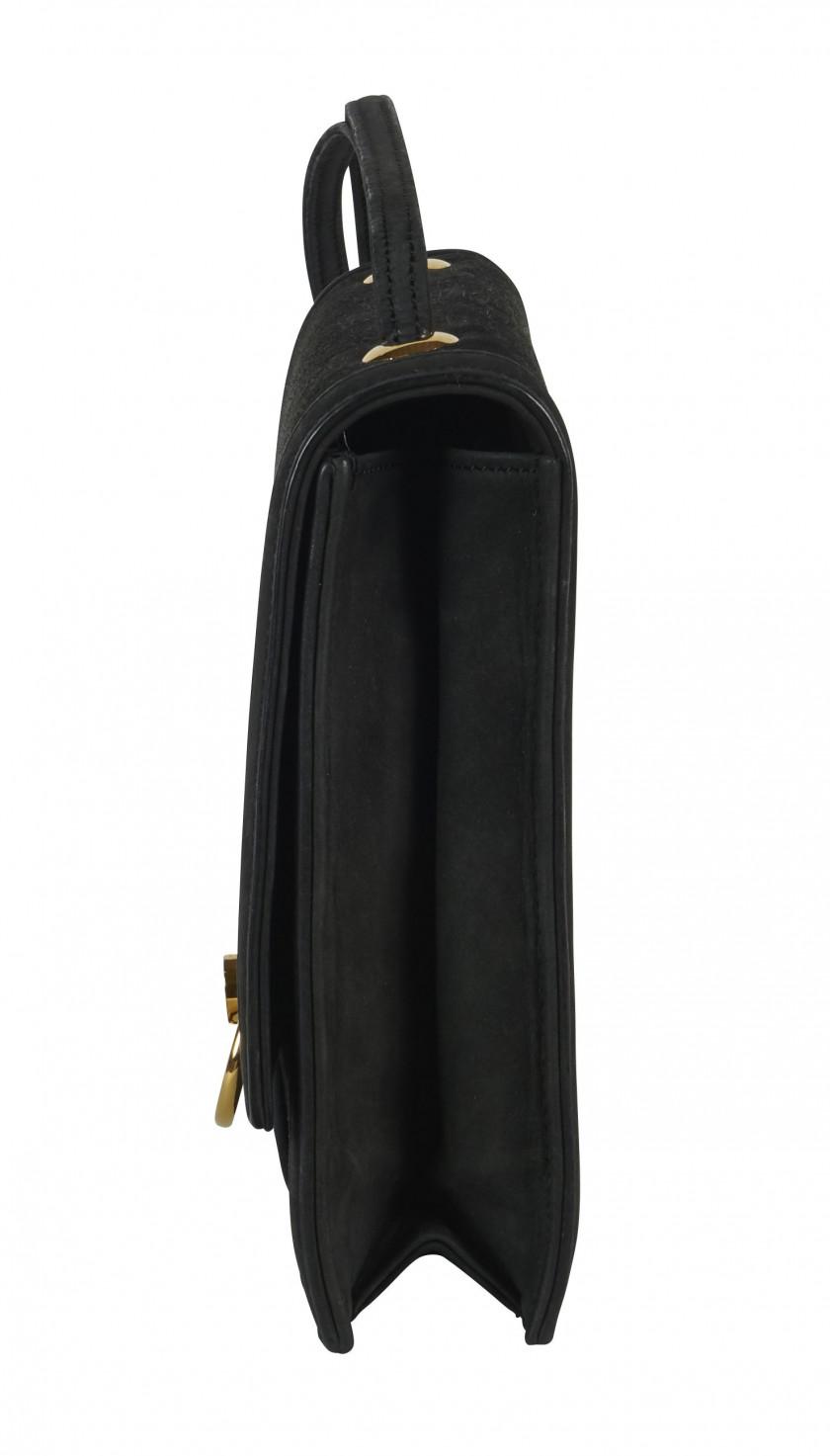 HERMÈS 1978  Sac Veau Doblis noir Garniture métal plaqué or  Bag Black Doblis calfskin leather Gilt metal hardware...