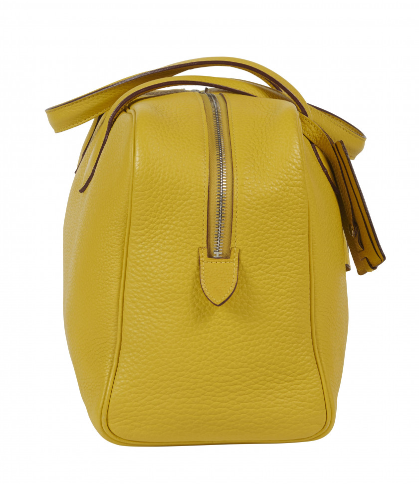 HERMÈS 2009  Sac VICTORIA II FOURRE-TOUT 35 Taurillon Clémence jaune Garniture métal argenté palladié  VICTORIA II FOU...