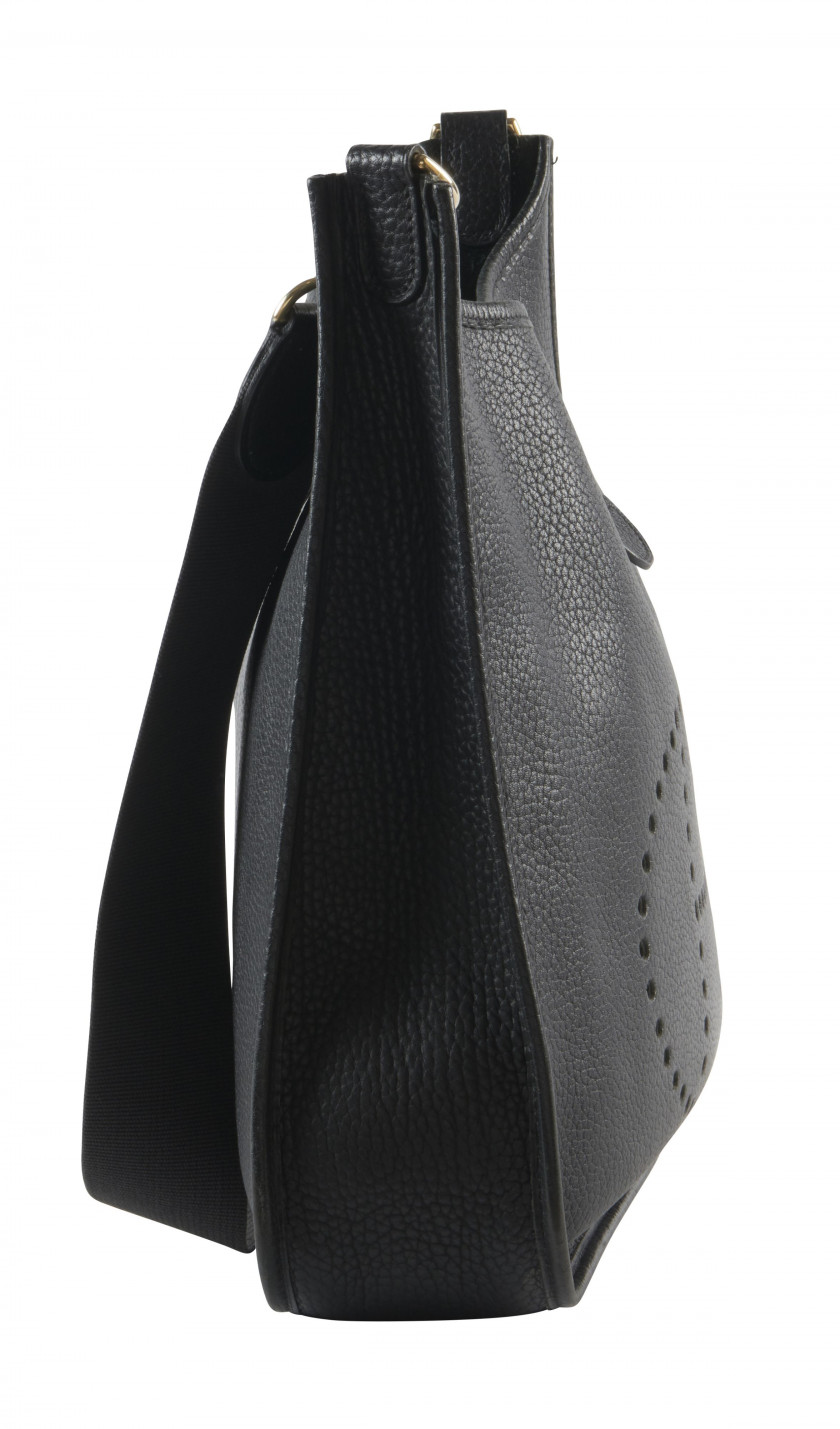 HERMÈS 1996  Sac ÉVELYNE 33 Taurillon Clémence noir Garniture métal plaqué or  ÉVELYNE 33 bag Black taurillon Clémen...