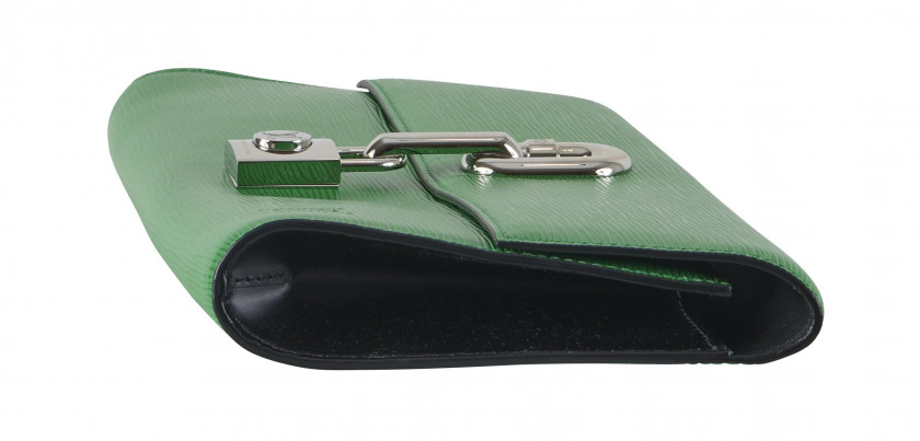 LOUIS VUITTON Printemps-été 2021  Pochette BLADE Cuir épi vert Garnitures en métal argenté Dimensions : 36 x 36 x 3 cmR...