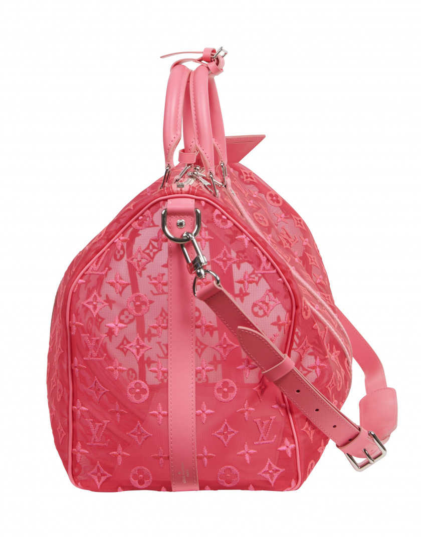 LOUIS VUITTON Automne-hiver 2019  Sac KEEPALL 50 Monogram See Through et cuir rose fluo Garnitures en métal argenté Anse...