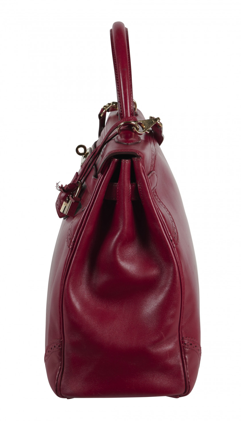 HERMÈS 2011  Sac KELLY GHILLIES 35 Veau Tadelakt Rubis Garniture métal plaqué or Bandoulière  KELLY GHILLIES 35 bag...