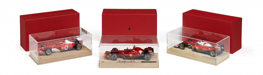 FERRARI, F2003GA, F2008, SF16-H  Trois maquettes à l'échelle 1/18ème, éditées par Ferrari - sans réserve / no reserve