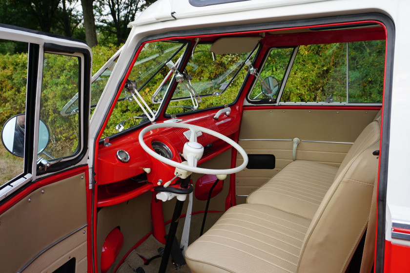 1974 VW Combi T1 1600 modifié " Samba " 23 fenêtres