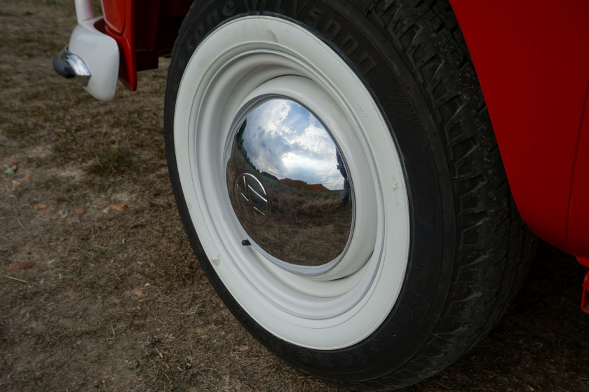 1974 VW Combi T1 1600 modifié " Samba " 23 fenêtres