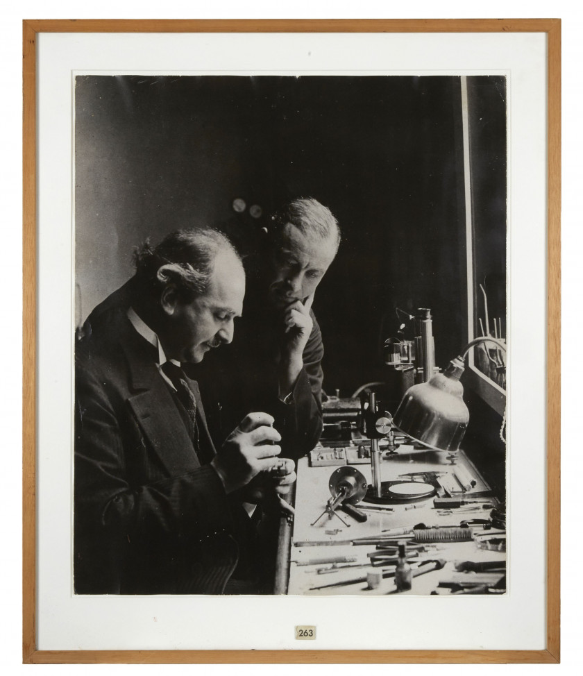 ANONYME  Institut du Radium - Paris - Circa 1934 Fernand Holweck et Pierre Lejay - Redresseur à vapeur de mercure pour alimentation...