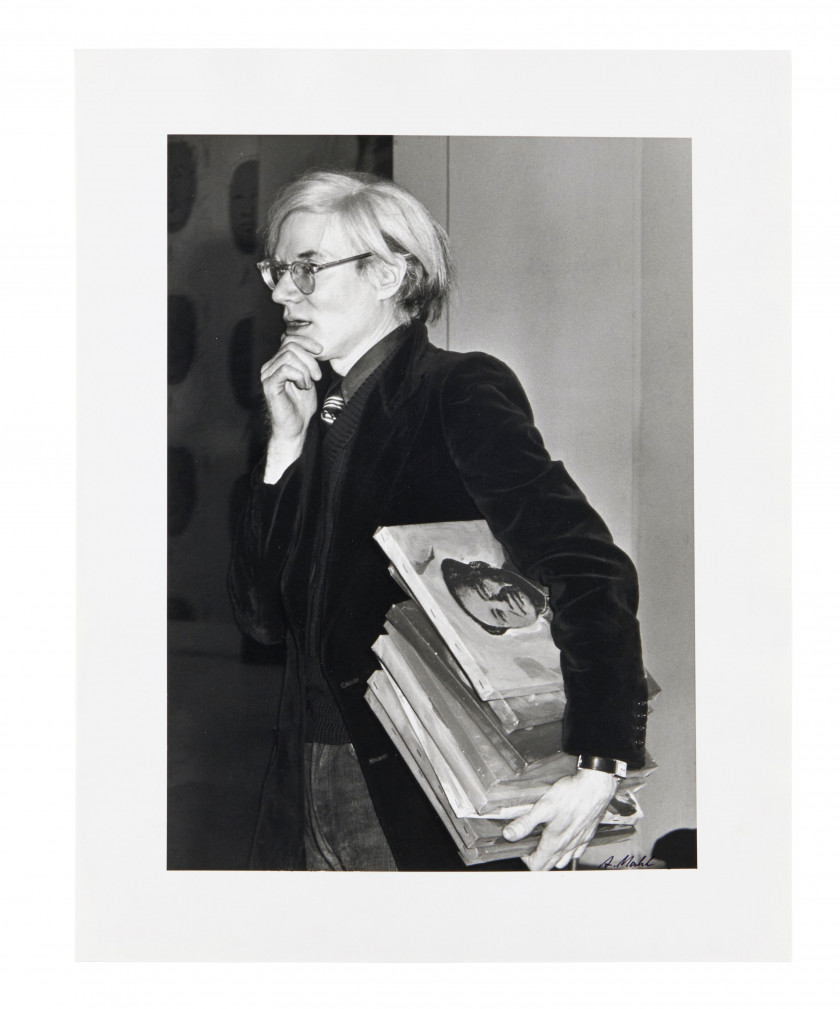 Andreas MAHL Né en 1945 Andy Warhol avec le portrait de Mao - Paris, Musée Galliera, 1974