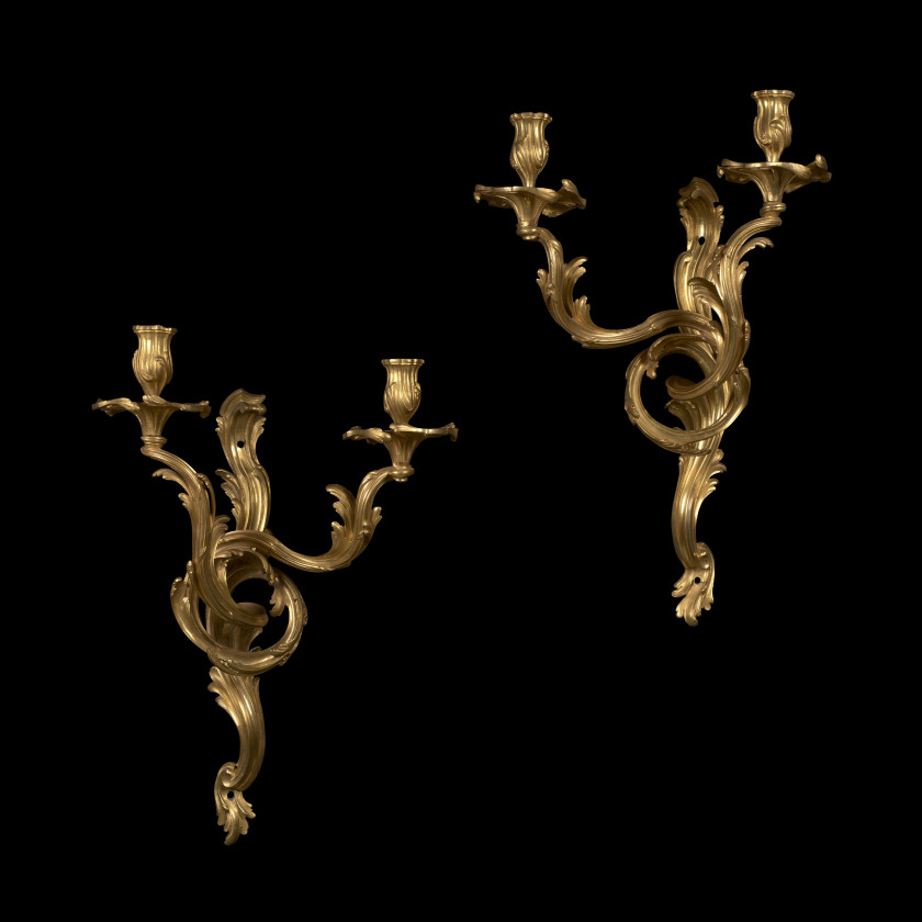 PAIRE D'APPLIQUES DE STYLE LOUIS XV
