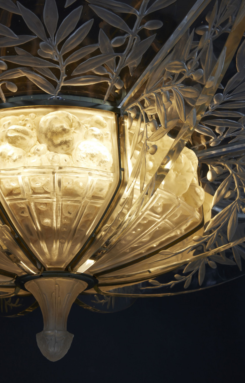 René LALIQUE 1860 - 1945 Important lustre « Fruits » - modèle créé en 1914