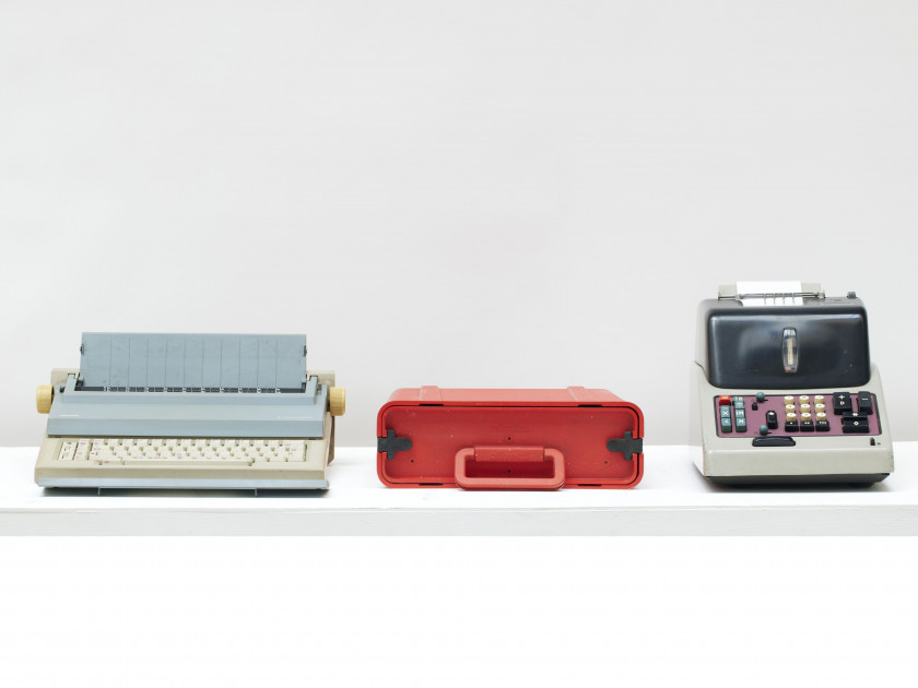 Ettore SOTTSASS 1917 - 2007 Trois machines Olivetti dont le modèle « Valentine »