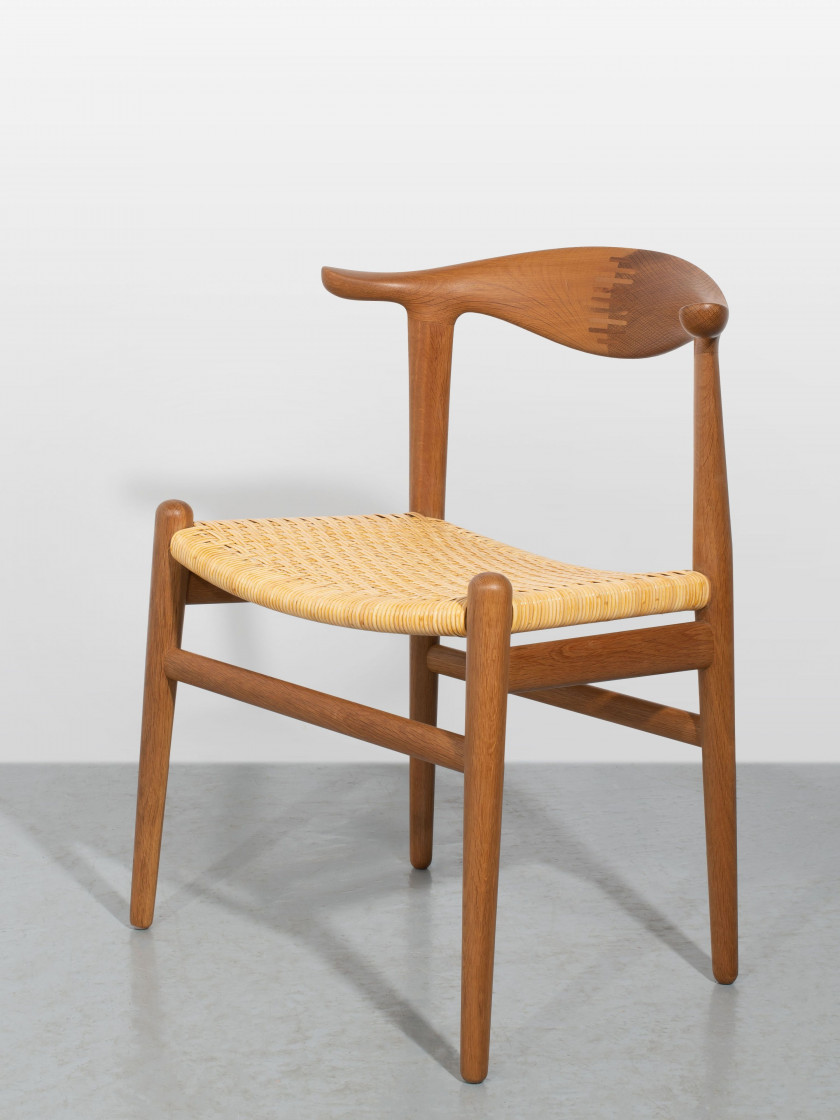 Hans J. WEGNER 1914-2007 Suite de dix chaises mod. JH505 dites « Cow Horn Chair » – 1952