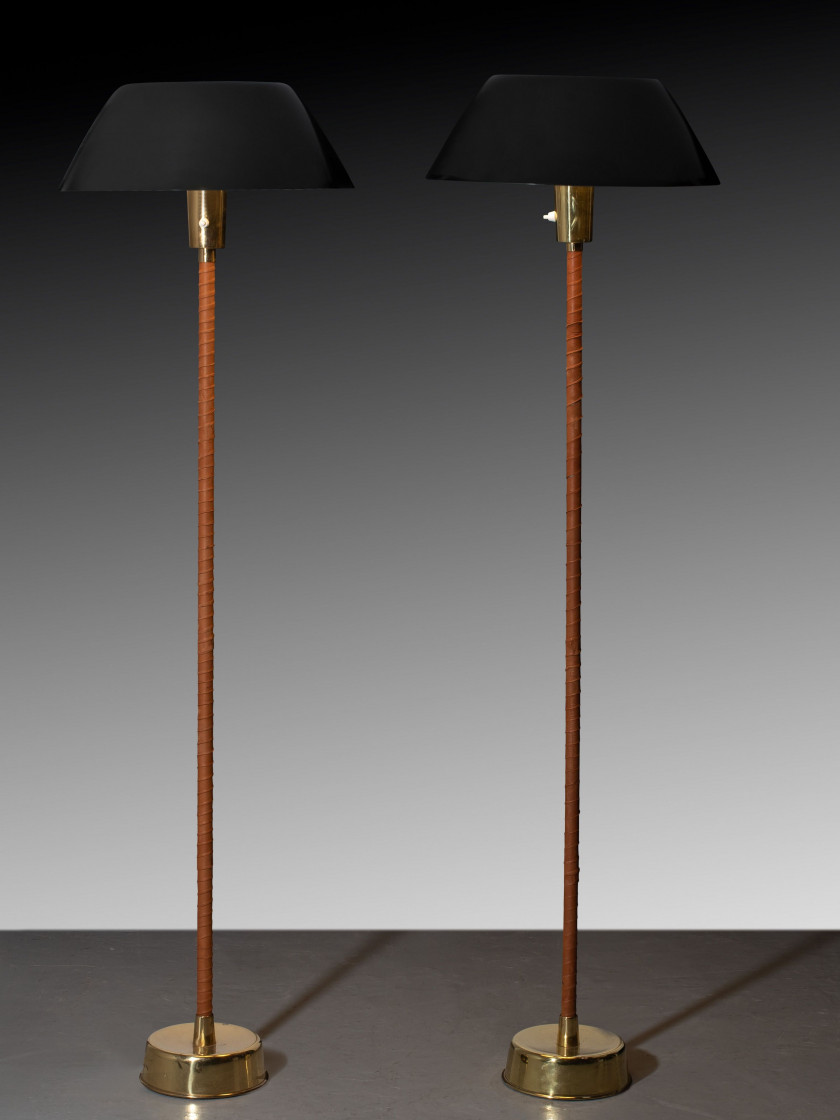 Lisa JOHANSSON-PAPÉ 1907-1989 Paire de lampadaires mod. 30-074 dits « Ihanne » – circa 1970