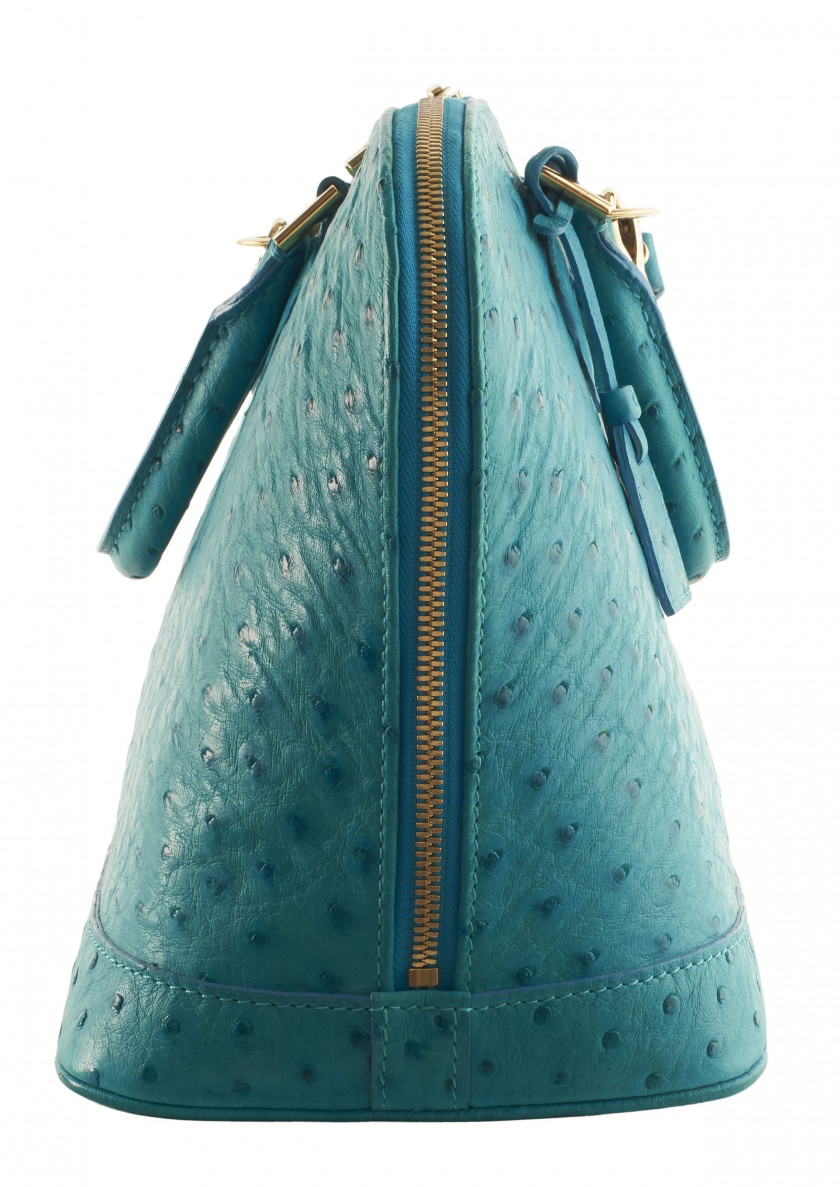 LOUIS VUITTON Commande Spéciale  Sac ALMA Autruche turquoise (Struthio camelus) NR Garniture métal doré Bandoulière R...