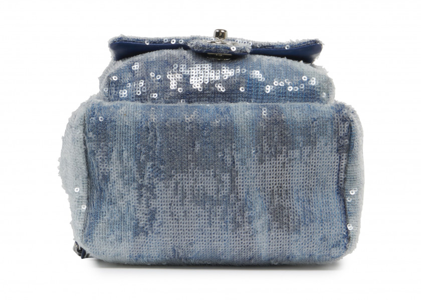 CHANEL Printemps-été 2018  Sac à dos WATERFALL Sequins, cuir bleu Garniture métal chromé Dimensions : 18 x 21 x 10 cm ...