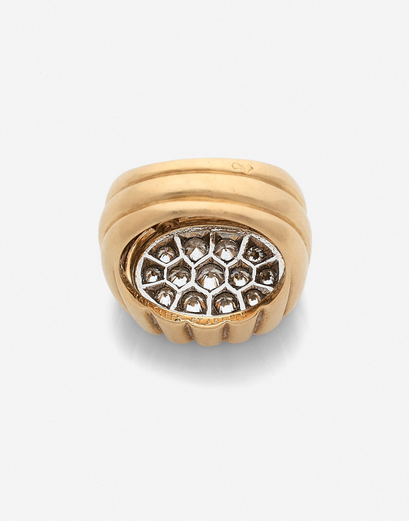 VAN CLEEF & ARPELS  Bague "Tartelette"