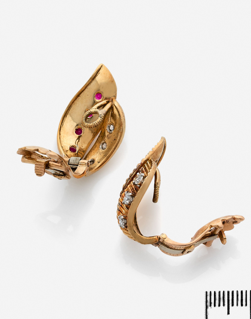 VAN CLEEF & ARPELS  Paire de clips d'oreilles