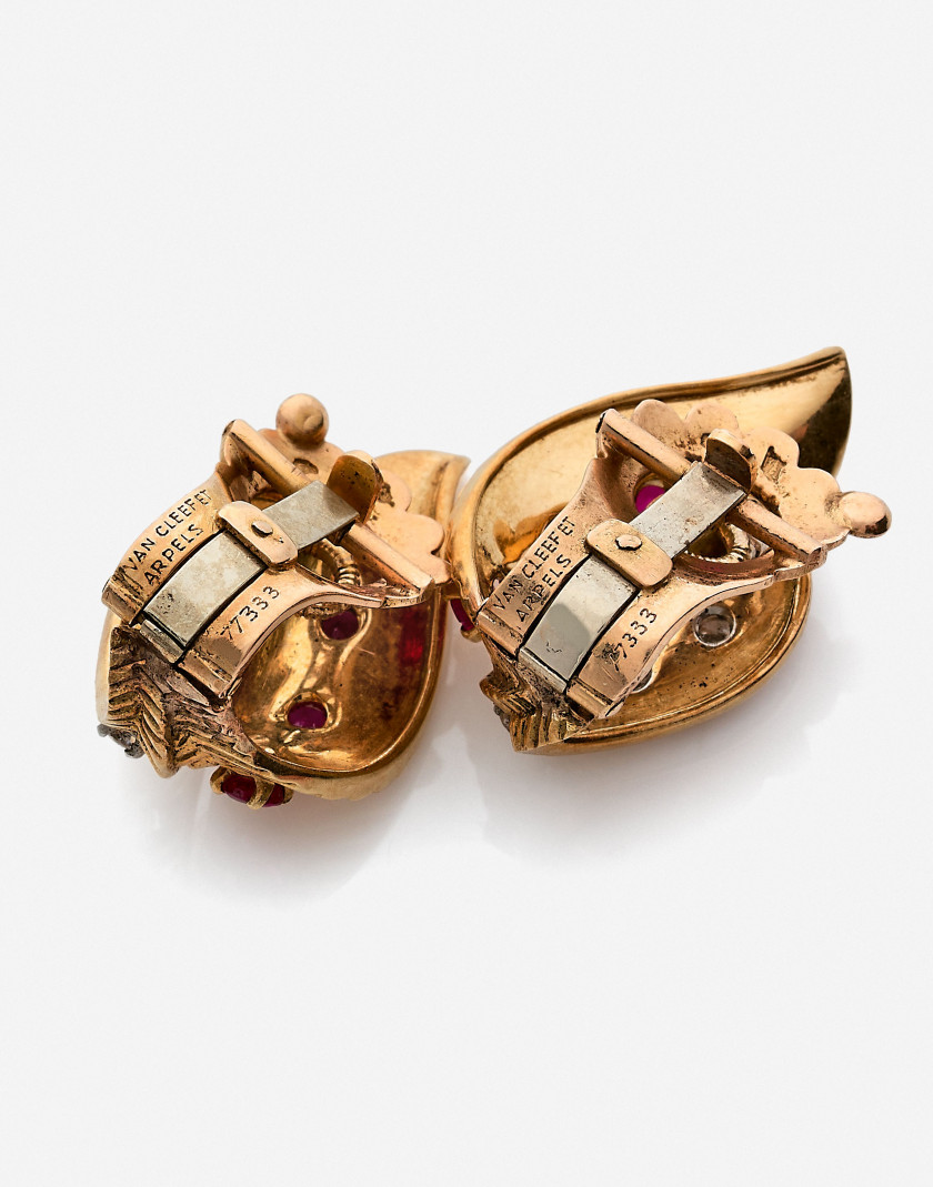 VAN CLEEF & ARPELS  Paire de clips d'oreilles