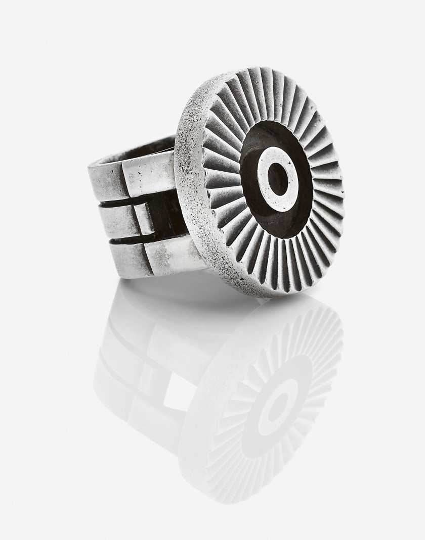 Jean DESPRES (1889-1980)  Bague d'homme, collection "bijoux moteurs"