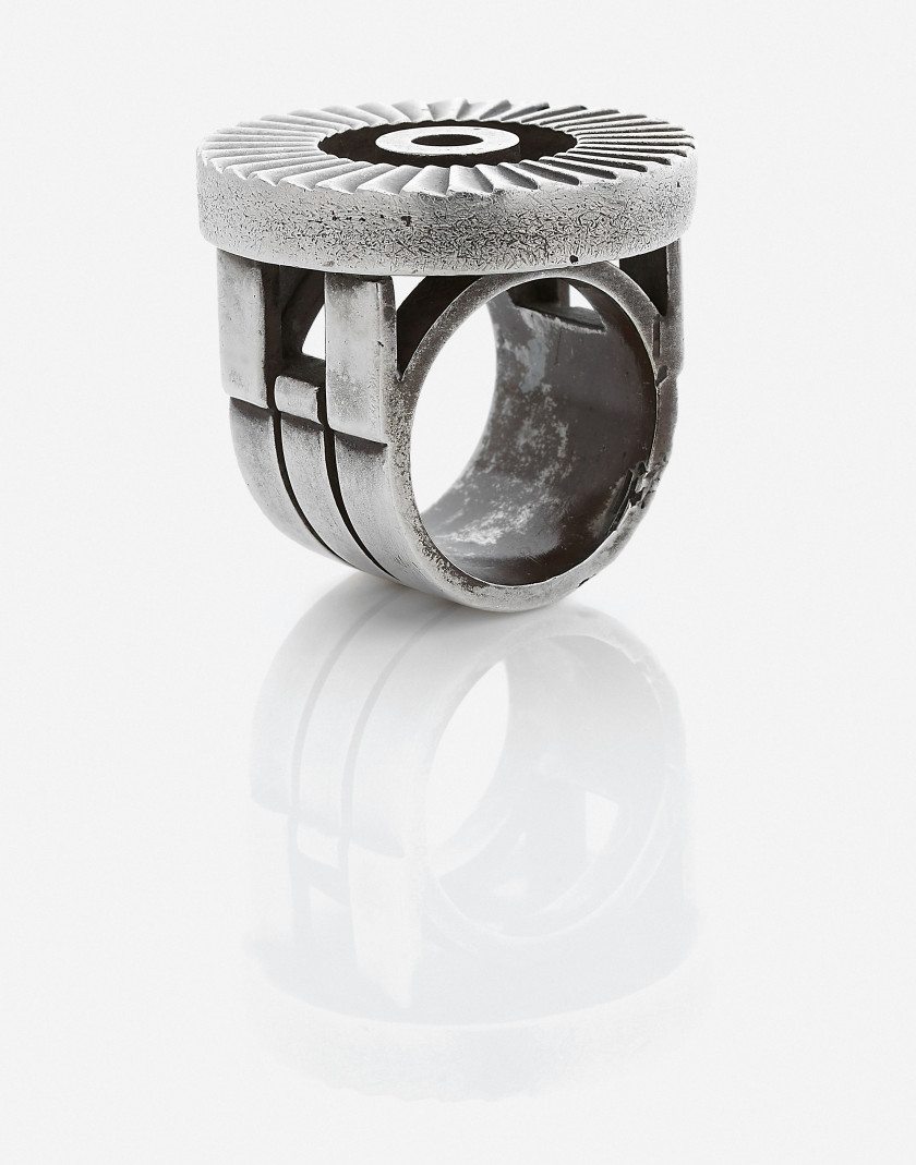 Jean DESPRES (1889-1980)  Bague d'homme, collection "bijoux moteurs"