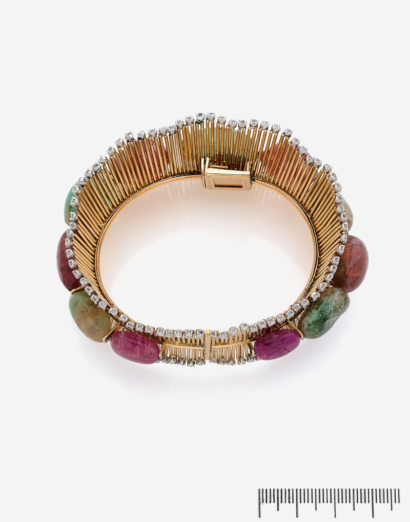 BOUCHERON (Monture)  Bracelet rigide ouvrant