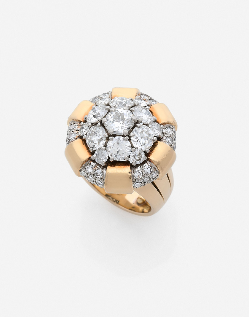 VAN CLEEF & ARPELS  Bague dôme