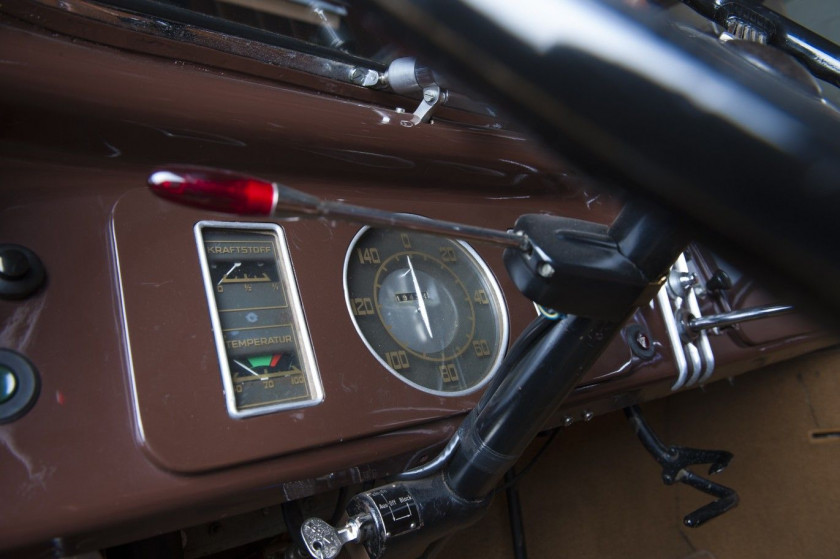 1938 Adler 2.5 L Type 10 Cabriolet par Karmann