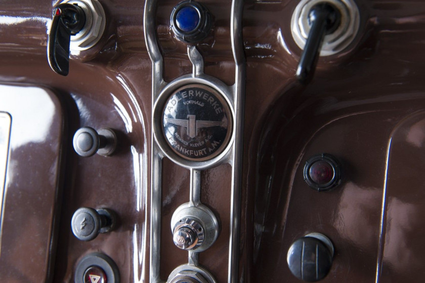 1938 Adler 2.5 L Type 10 Cabriolet par Karmann