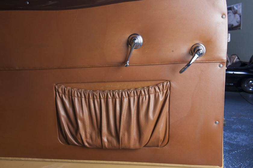 1938 Adler 2.5 L Type 10 Cabriolet par Karmann