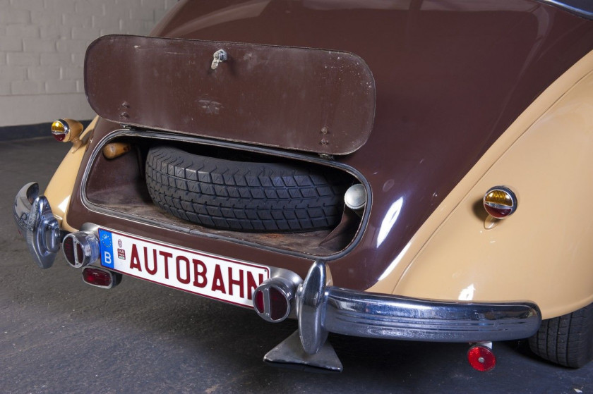 1938 Adler 2.5 L Type 10 Cabriolet par Karmann