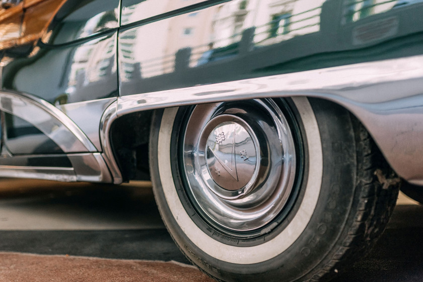 1953 Buick Roadmaster break "woody"  No reserve