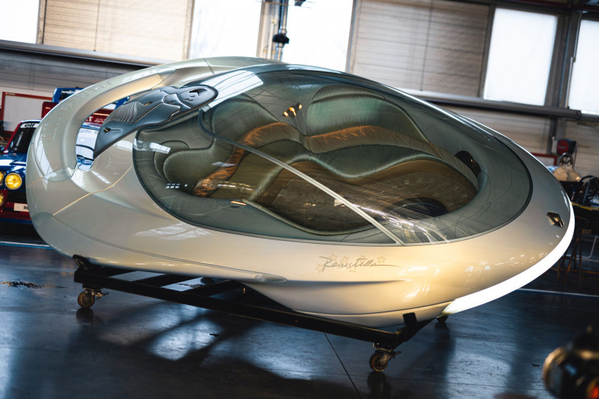 " 2328 " Reinastella soucoupe volante