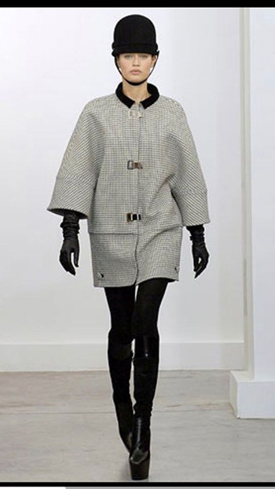 BALENCIAGA par Nicolas GHESQUIÈRE 2004