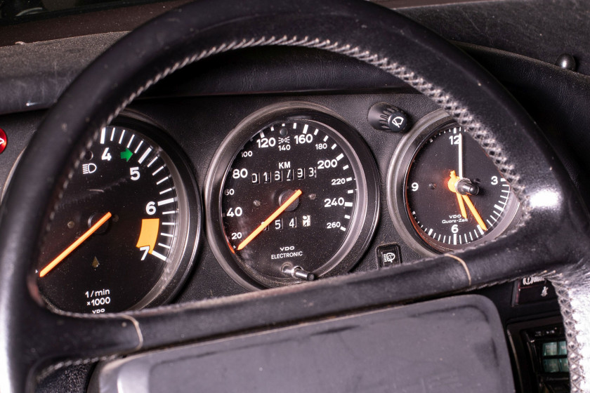 1987 Porsche 3,2L cabriolet Turbo Look  No reserve